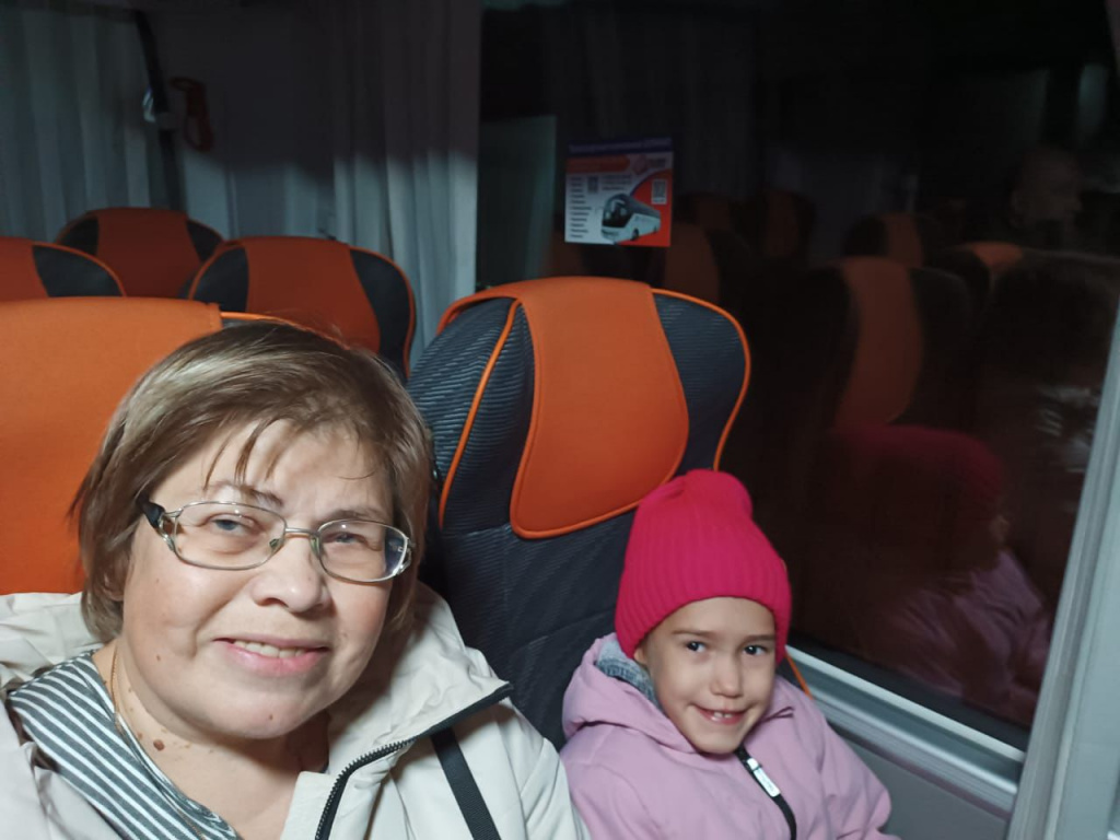 Dasha_i_Lada.jpg Dasha_i_Lada.jpg